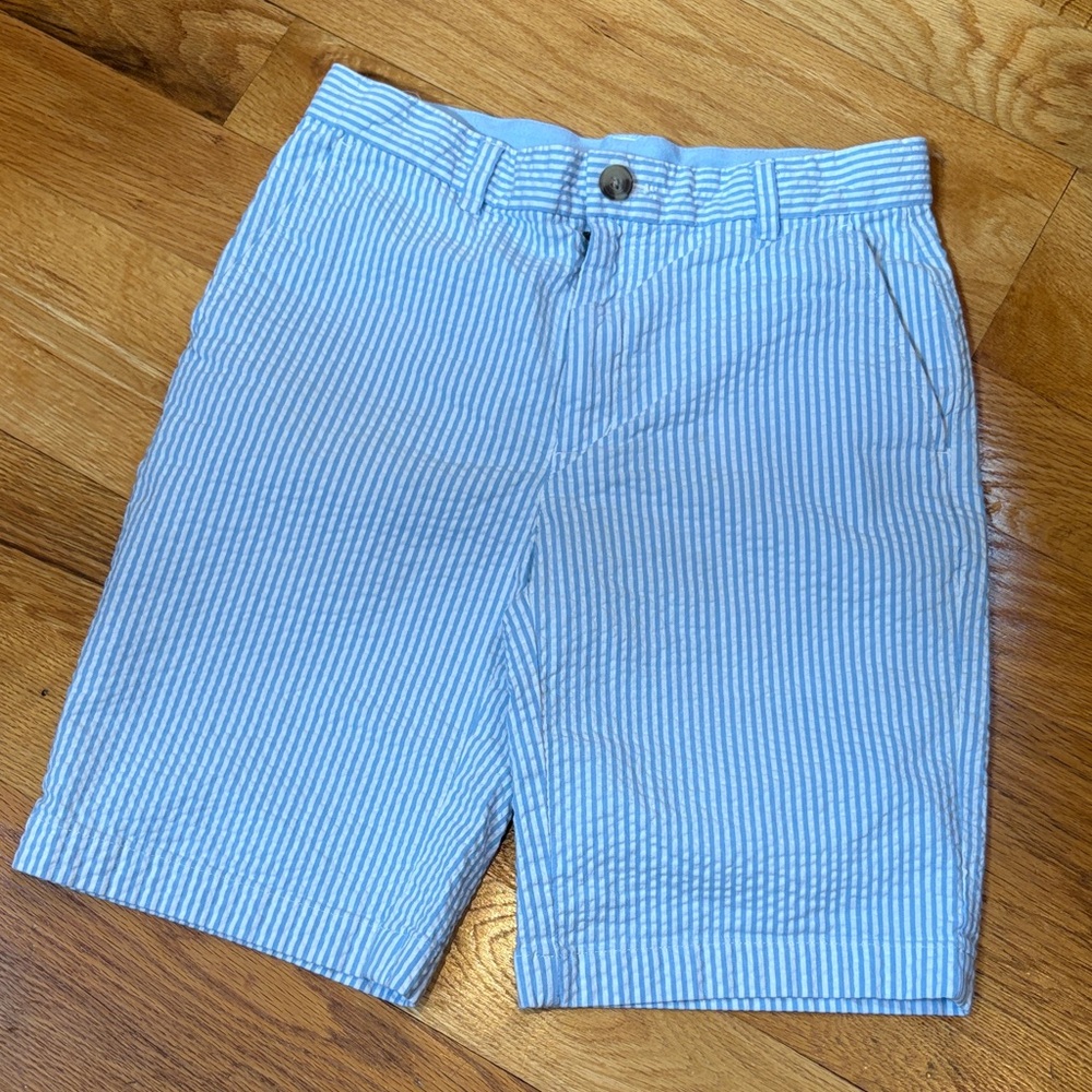 • Vineyard Vines •